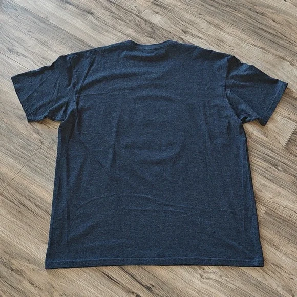 EUC Fall v-neck t-shirt - Picture 4 of 6